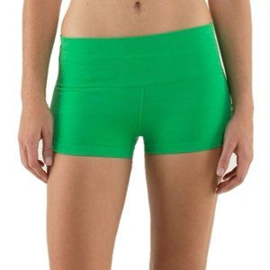 Lululemon "In the Flow" Spandex Shots Sz 6